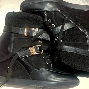 Shoedazzle platform black suede wedge calf boots with straps & buckles size 9.5